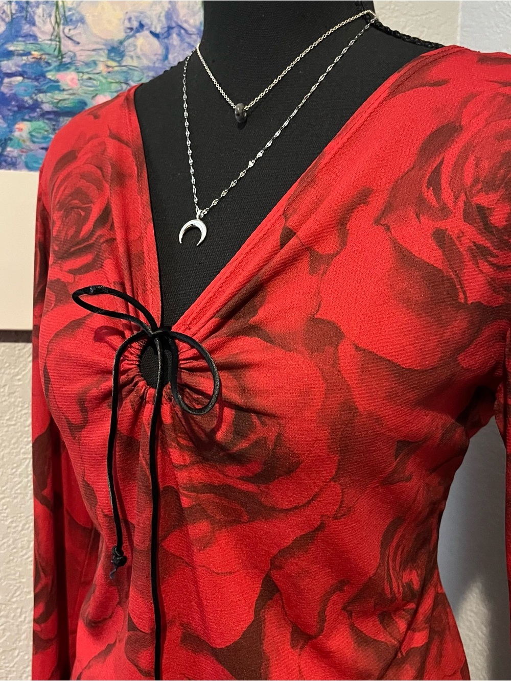 Y2K Fashion Bug Red rose bell sleeve blouse with tie front detail - Picture 3 of 10